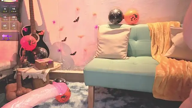 Snapshot of ashlynnlowe_ chatting on October 9, 8:29 pm ashlynnlowe  online show from October 9, 8:29 pm