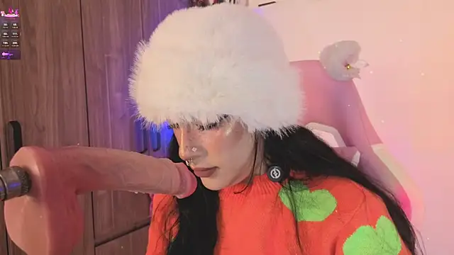 ashlynnlowe  online show from July 13, 10:12 pm