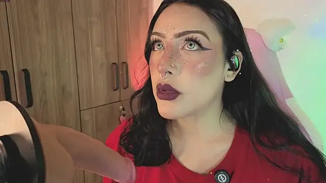 ashlynnlowe  online show from July 25, 9:45 pm
