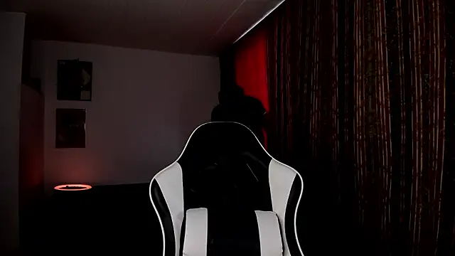 guynextdo0r online show from March 10, 7:19 pm