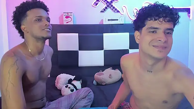 Snapshot of Lucky_boys__X chatting on May 27, 1:52 pm Lucky boys X online show from May 27, 1:52 pm