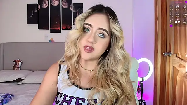 MaryMoon  online show from April 23, 11:18 pm