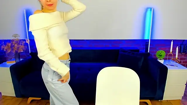 Alina Blonde online show from October 27, 6:39 am