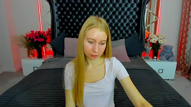 Alina Blonde online show from June 27, 5:56 am