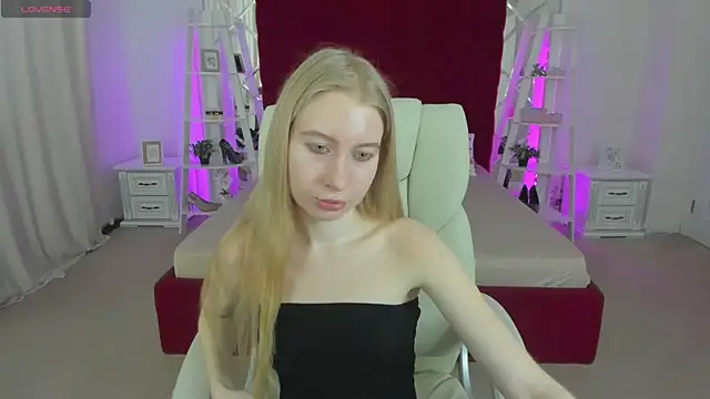 Alina Blonde online show from July 15, 5:34 am