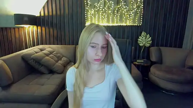Alina Blonde online show from July 23, 5:38 am