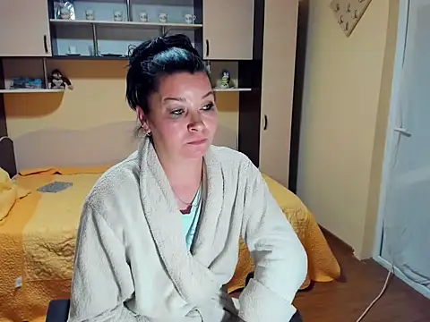 Soffy Skye online show from April 8, 4:45 am