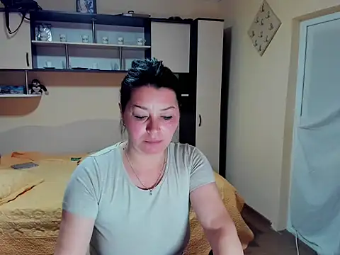 Soffy Skye online show from April 15, 5:03 am