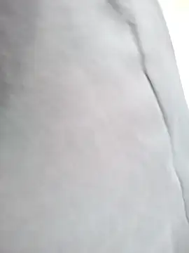 Snapshot of Lauraa-a chatting on October 21, 11:27 pm Lauraa-a online show from October 21, 11:27 pm