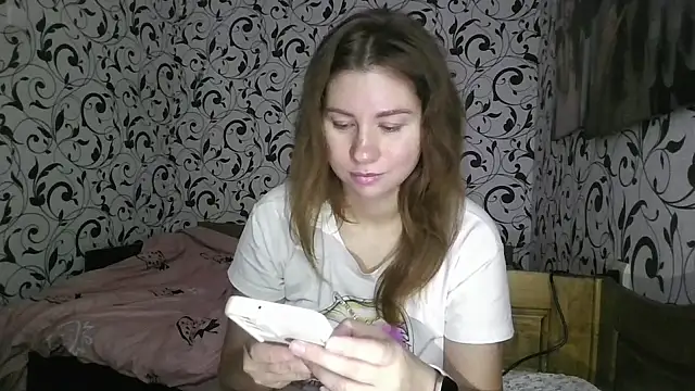 YourEmilie online show from September 19, 9:15 pm