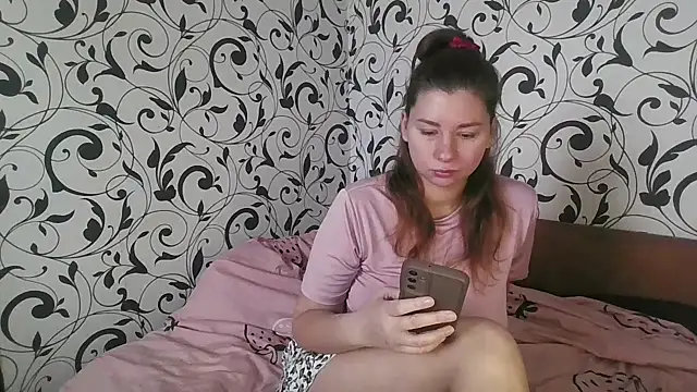 YourEmilie online show from November 5, 7:30 am