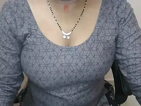 Snapshot of bold_naina chatting on October 18, 3:42 am bold naina online show from October 18, 3:42 am