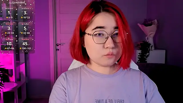 Sexy Peachy online show from September 18, 7:10 am