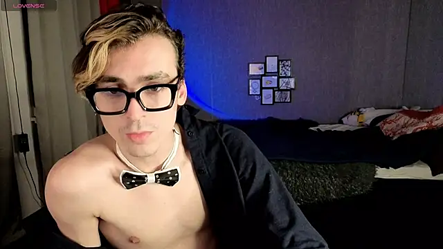 OLIVER  MARTINEZ online show from October 11, 3:32 pm