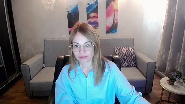 shy hot cat online show from October 3, 8:33 am