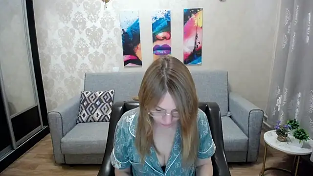 shy hot cat online show from October 17, 6:38 am