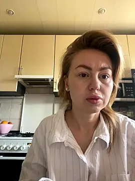 MartaLuna  online show from November 15, 6:44 am