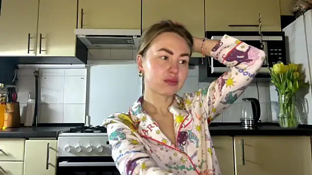 MartaLuna  online show from March 13, 9:21 pm