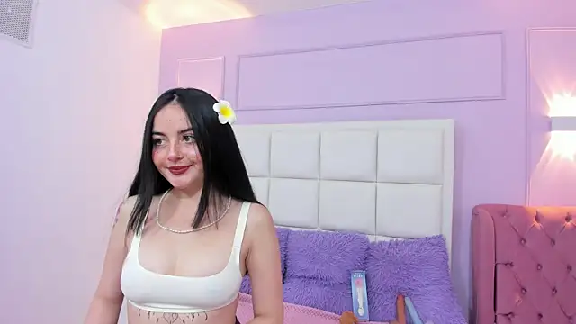 Ashleypetit online show from December 17, 12:22 pm