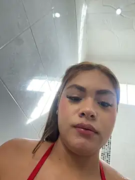 Snapshot of MayaMoanXXX chatting on December 13, 7:53 pm MayaMoanXXX online show from December 13, 7:53 pm