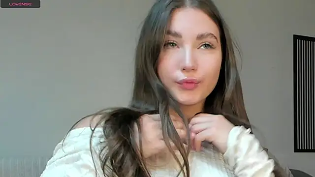KristynSchwerin online show from October 15, 1:22 pm