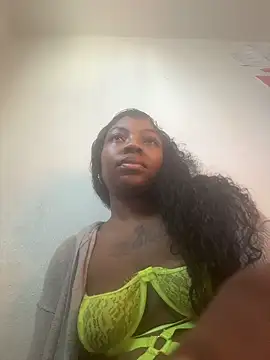 Snapshot of Cocochanel4567 chatting on June 12, 4:28 pm Cocochanel4567 online show from June 12, 4:28 pm