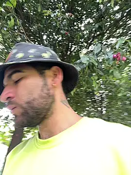 Snapshot of juan_hairy chatting on May 11, 2:45 pm juan hairy online show from May 11, 2:45 pm