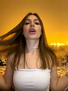 Elizabeth Tay online show from September 29, 3:50 pm