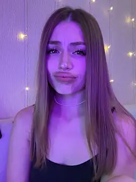 Elizabeth Tay online show from November 20, 5:56 pm