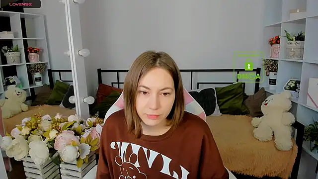 Snapshot of Elma_Lily chatting on December 17, 7:25 am Elma Lily online show from December 17, 7:25 am