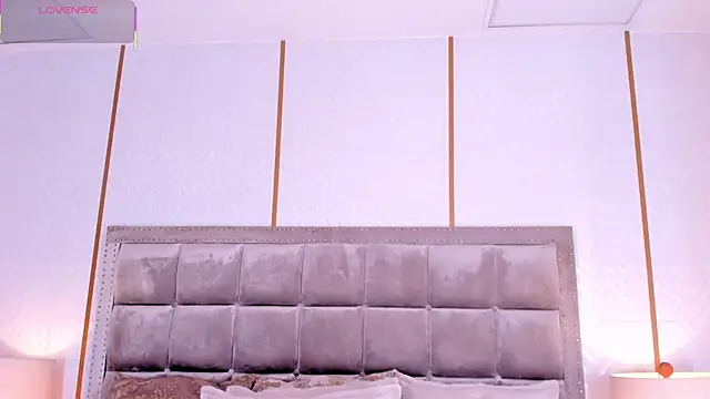 DakotaWangi online show from February 5, 3:22 am