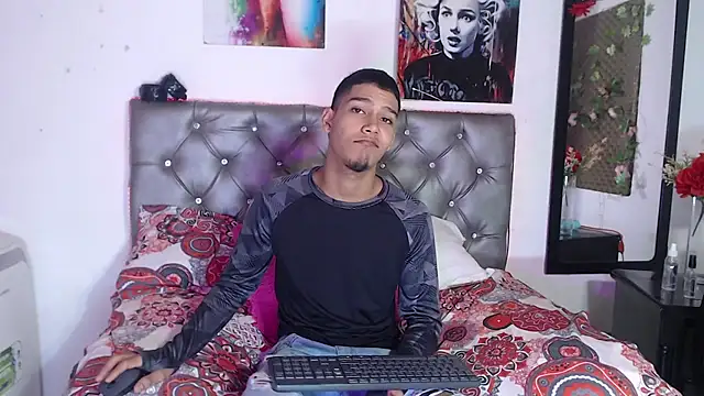 xxKamadevaxx online show from November 26, 12:39 pm