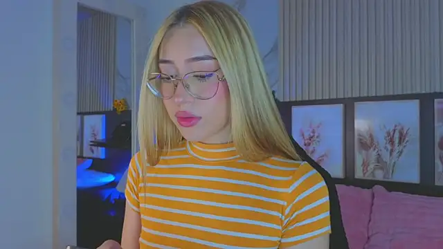 Snapshot of tokyoluu chatting on October 3, 7:55 pm tokyoluu online show from October 3, 7:55 pm