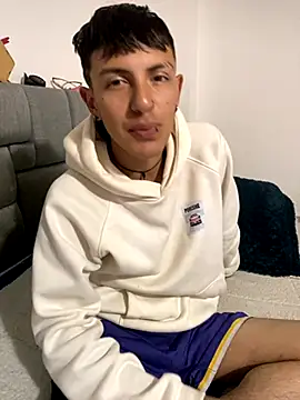 Snapshot of NaytonFreeman chatting on September 24, 11:19 pm NaytonFreeman online show from September 24, 11:19 pm