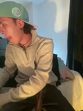 Snapshot of NaytonFreeman chatting on October 17, 12:14 am NaytonFreeman online show from October 17, 12:14 am