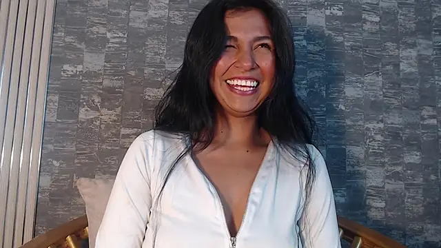 Snapshot of Keila_Fg chatting on October 2, 7:43 pm Keila Fg online show from October 2, 7:43 pm