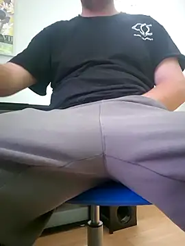 Snapshot of matzezsk chatting on September 12, 10:37 am matzezsk online show from September 12, 10:37 am