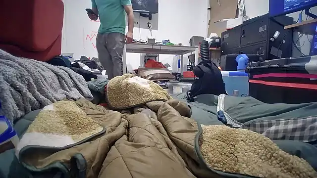 jasoncali305 online show from March 1, 10:39 am