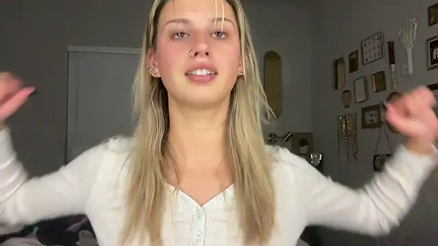 AnnGrayson online show from November 3, 2:24 am