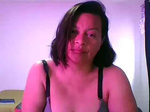 adri89-g online show from September 26, 4:22 pm