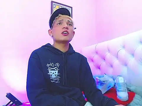 EL VENEZOLANO 22CM online show from November 12, 5:19 am