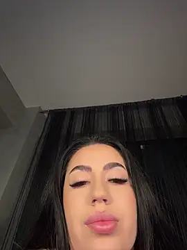 Snapshot of Andrestarr chatting on June 23, 9:13 pm Andrestarr online show from June 23, 9:13 pm