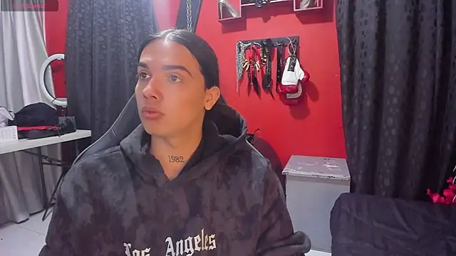 Snapshot of Almaazz chatting on June 18, 7:18 pm Almaazz online show from June 18, 7:18 pm