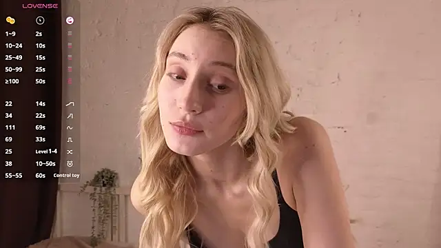 ellliefrost online show from October 1, 2:56 pm