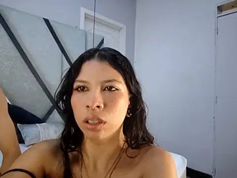 Snapshot of EthanCollen chatting on October 31, 11:28 pm EthanCollen online show from October 31, 11:28 pm