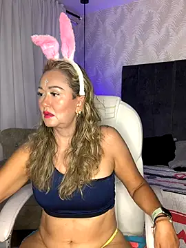 BunnyGlow50 online show from October 19, 3:07 am