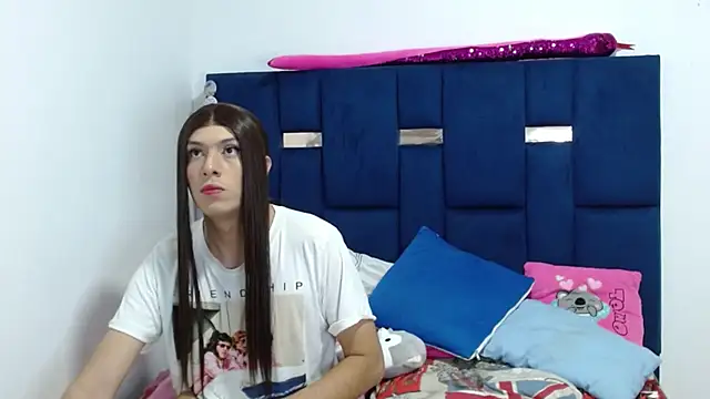 PinkLuna LolaBloom online show from January 14, 1:33 am