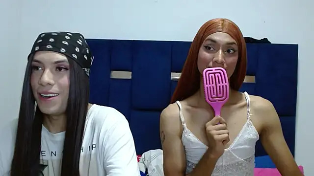Snapshot of PinkLuna_LolaBloom chatting on May 15, 11:23 pm PinkLuna LolaBloom online show from May 15, 11:23 pm