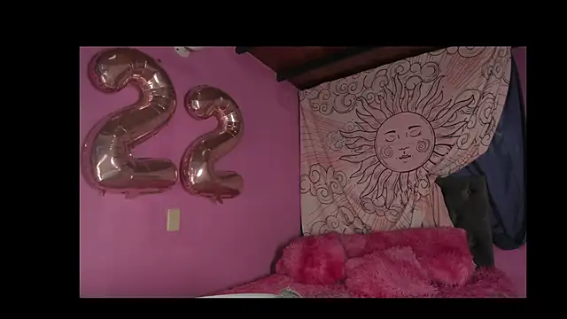 Snapshot of Missmoonstar chatting on September 15, 10:32 pm Missmoonstar online show from September 15, 10:32 pm