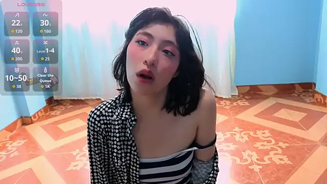 Sullyoonn online show from March 29, 5:13 pm